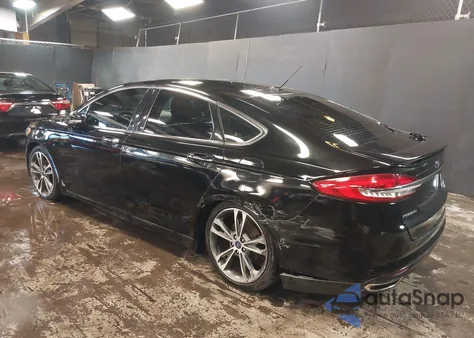 2017 Ford Fusion Titanium z USA, uszkodzony, nr VIN 3FA6P0D93HR197617